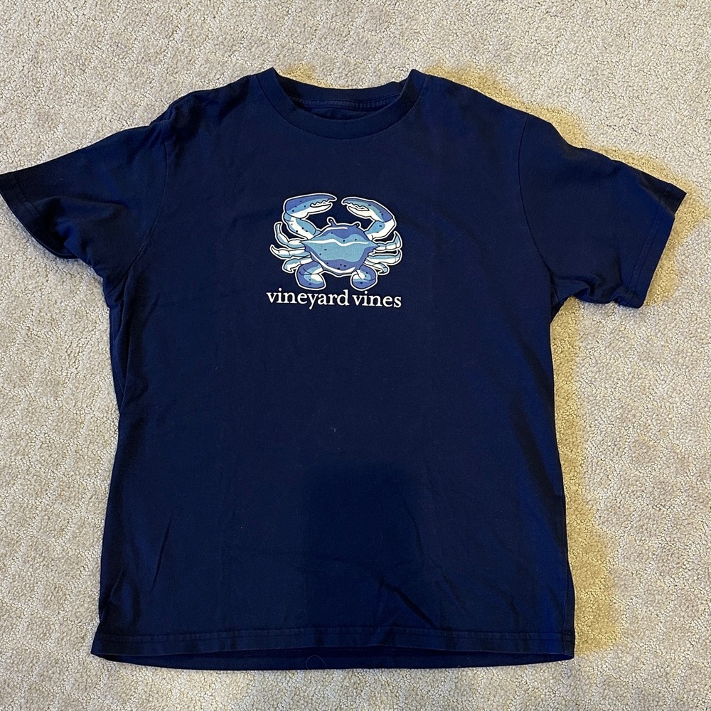 Vineyard Vines Dark Blue Tee with Crab Design Boys L